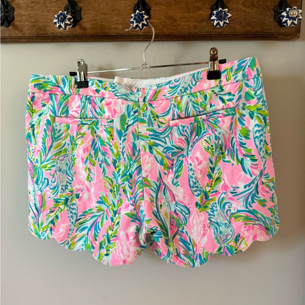 Lilly Pulitzer Floral Pink Women's Shorts 10 - Picture 2 of 3